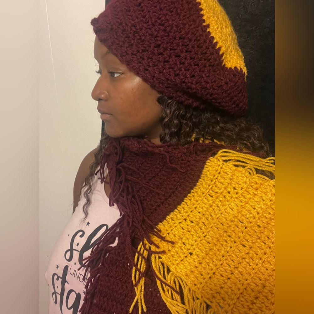 Harry Potter Beanie & Scarve Set